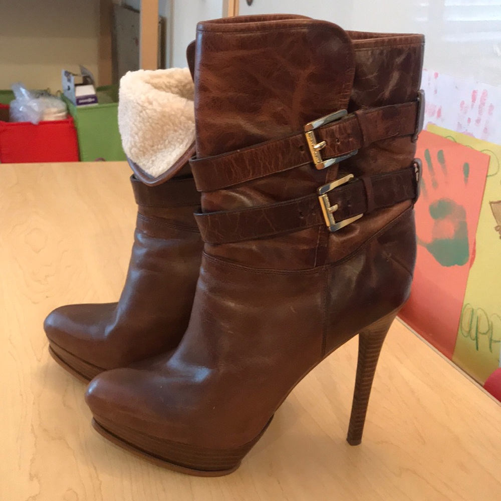 Beautiful pair of boots! 1/2 size big for me.